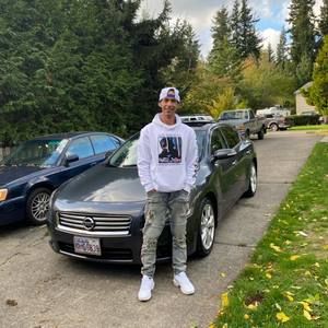 Meet your Posher, Derrick